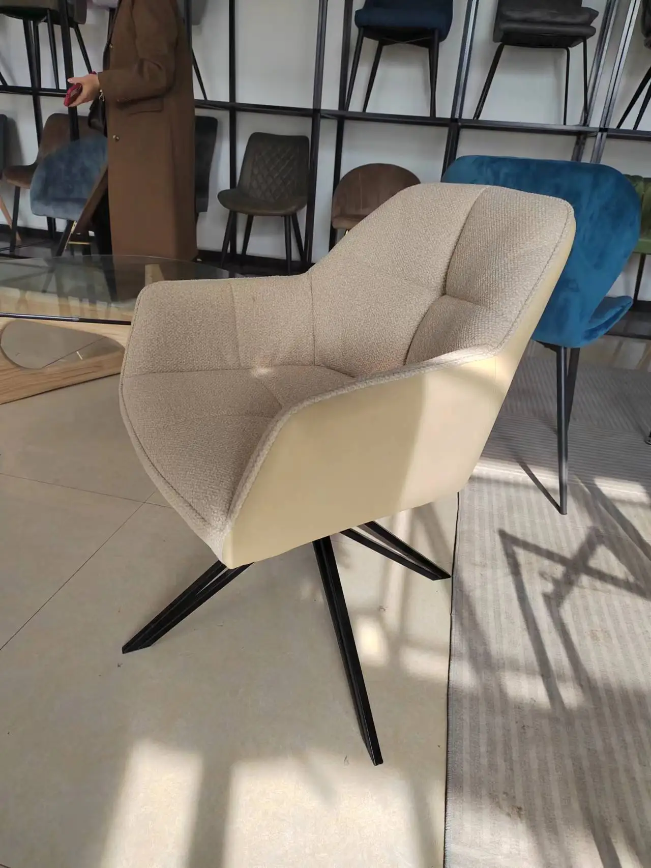 新款椅子家具金属腿家用豪华灰色餐厅旋转扶手餐椅
