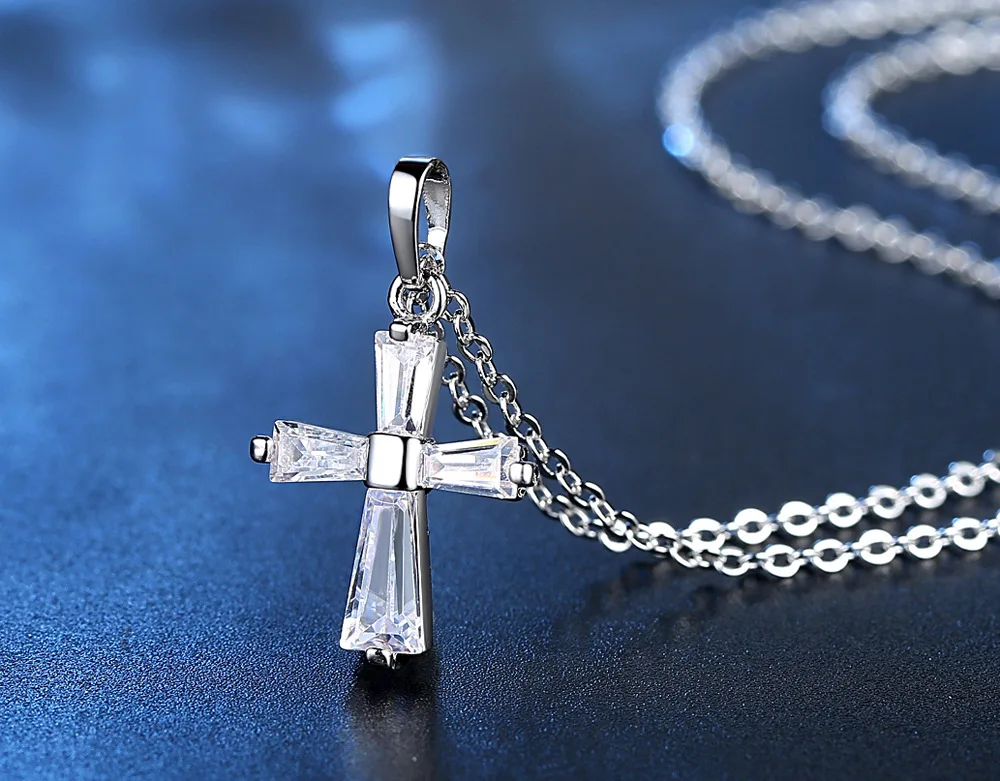 Fashion flash diamond cross pendant necklace female short clavicle chain minimalist jewelry