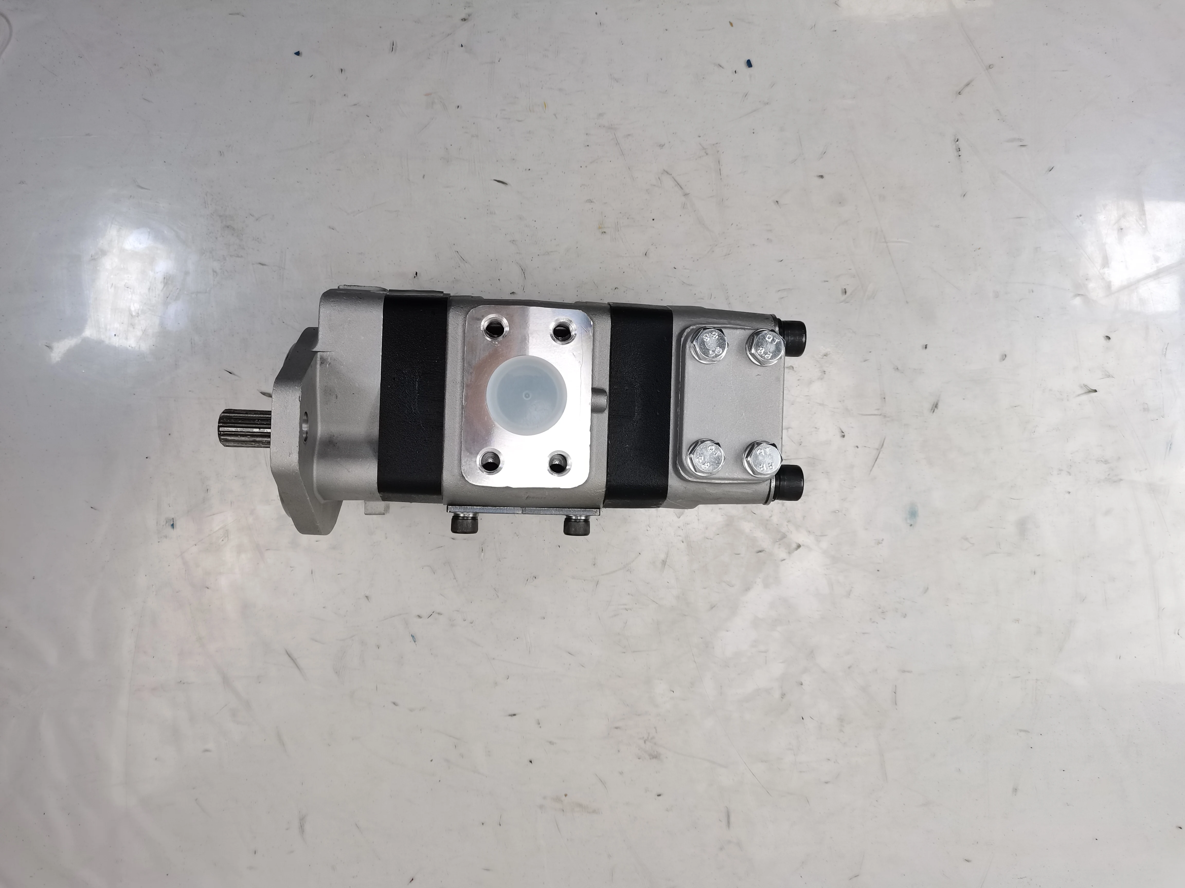 Komatsu OEM Customizable High Pressure Hydraulic Gear Pump with 16cm³ Displacement and 150 bar Operating Pressure