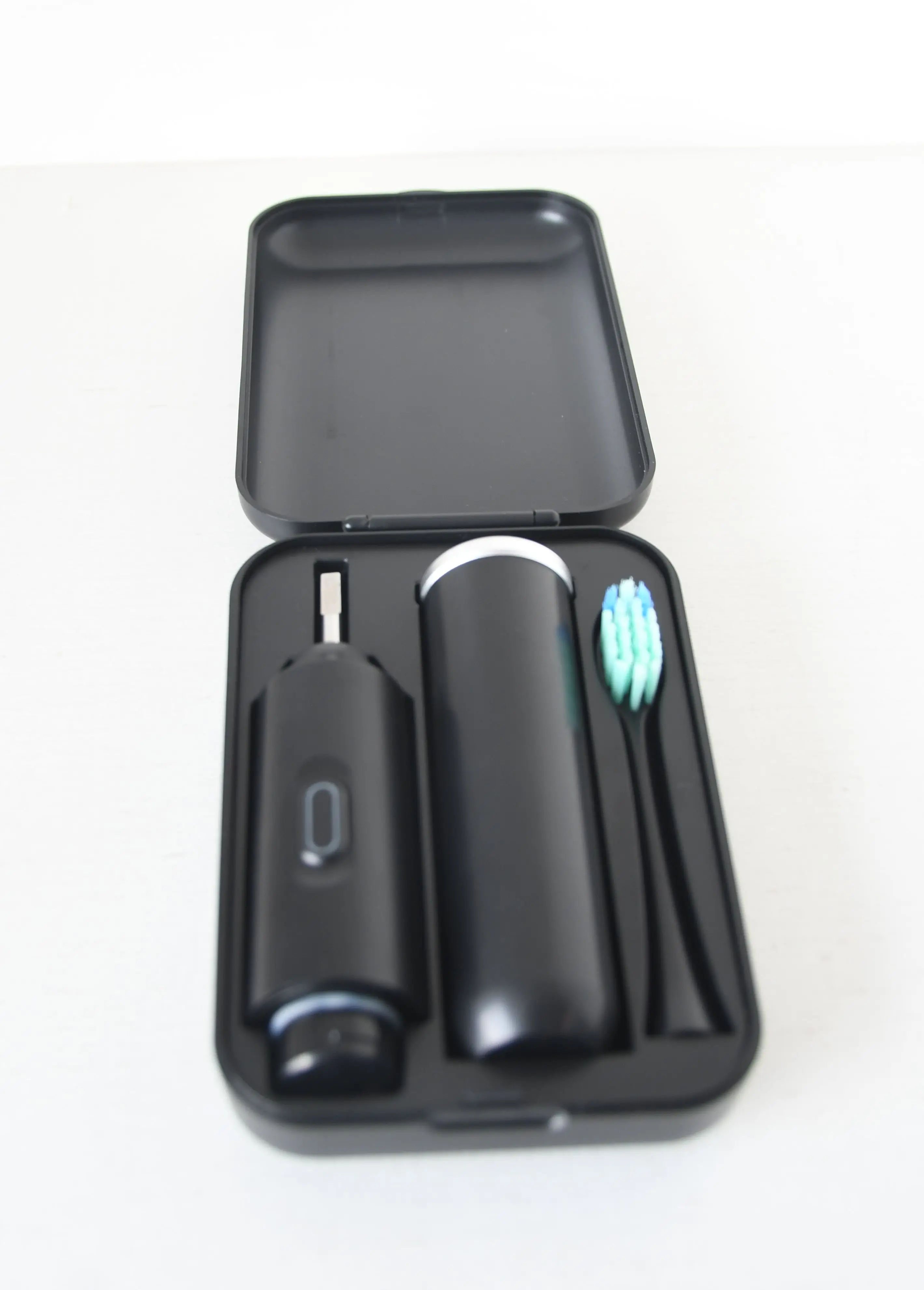 Couple Rechargeable Sonic Electric Toothbrush LED Display Soft Bristles Type-C Charging Travel Box Included for Household Use factory