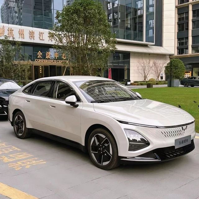 2024 New Cars Wuling Starlight 1.5l Phev Hybrid Electric Cars Wuling Xingguang New Energy Vehicles Adult Car