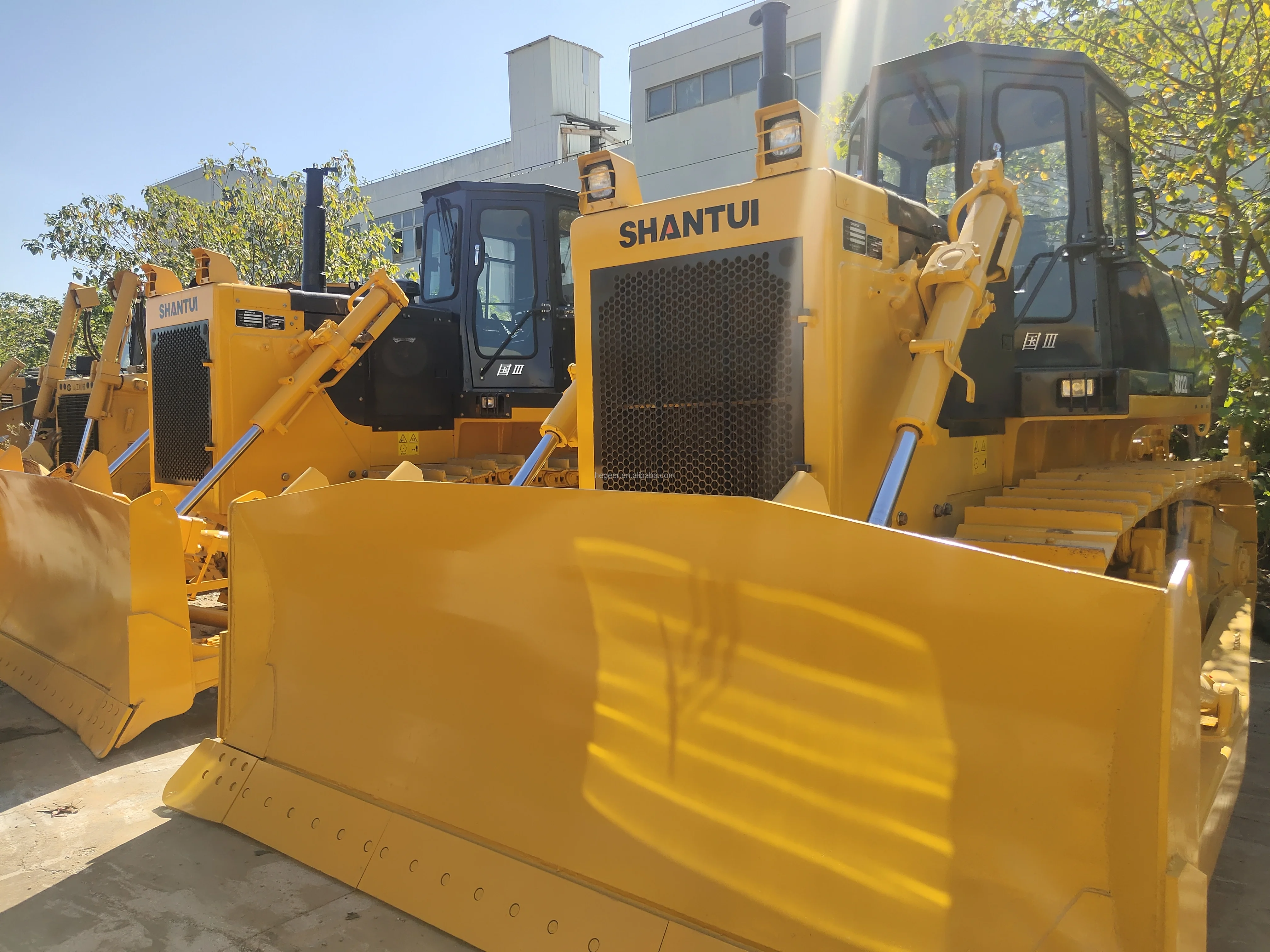 Cheap and fine used Shantui SD22 bulldozers for sale