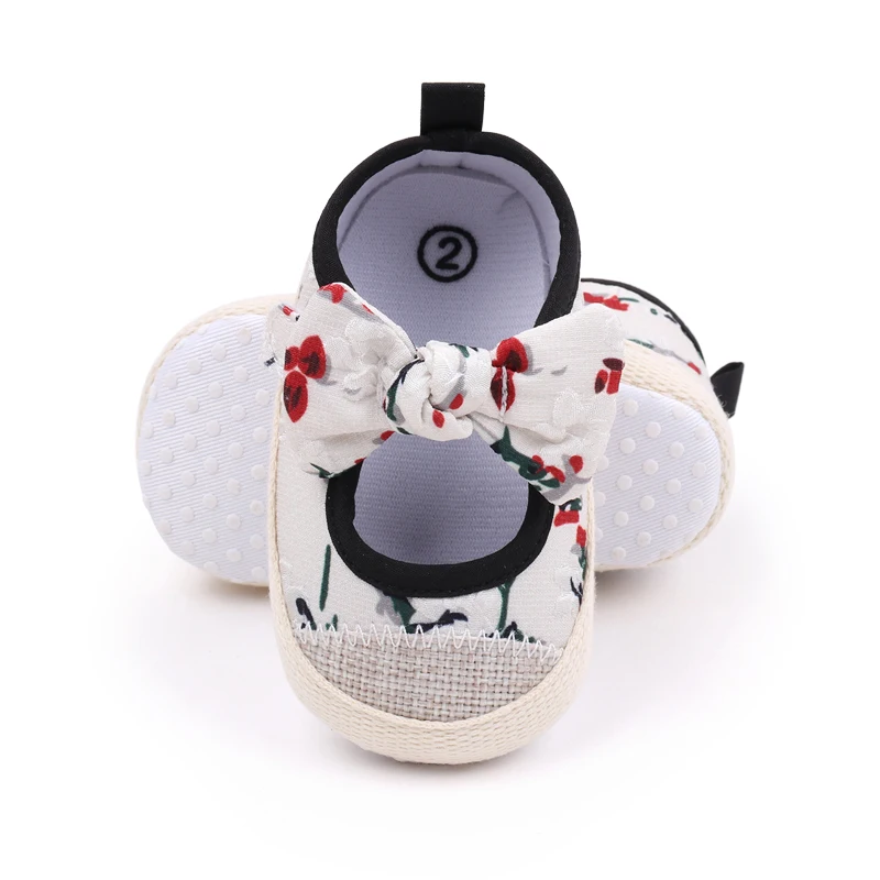 New Fashion Infant Sneaker for Baby Girls Spring and Autumn 0-9-18 Months Breathable and Anti-Slippery Design details
