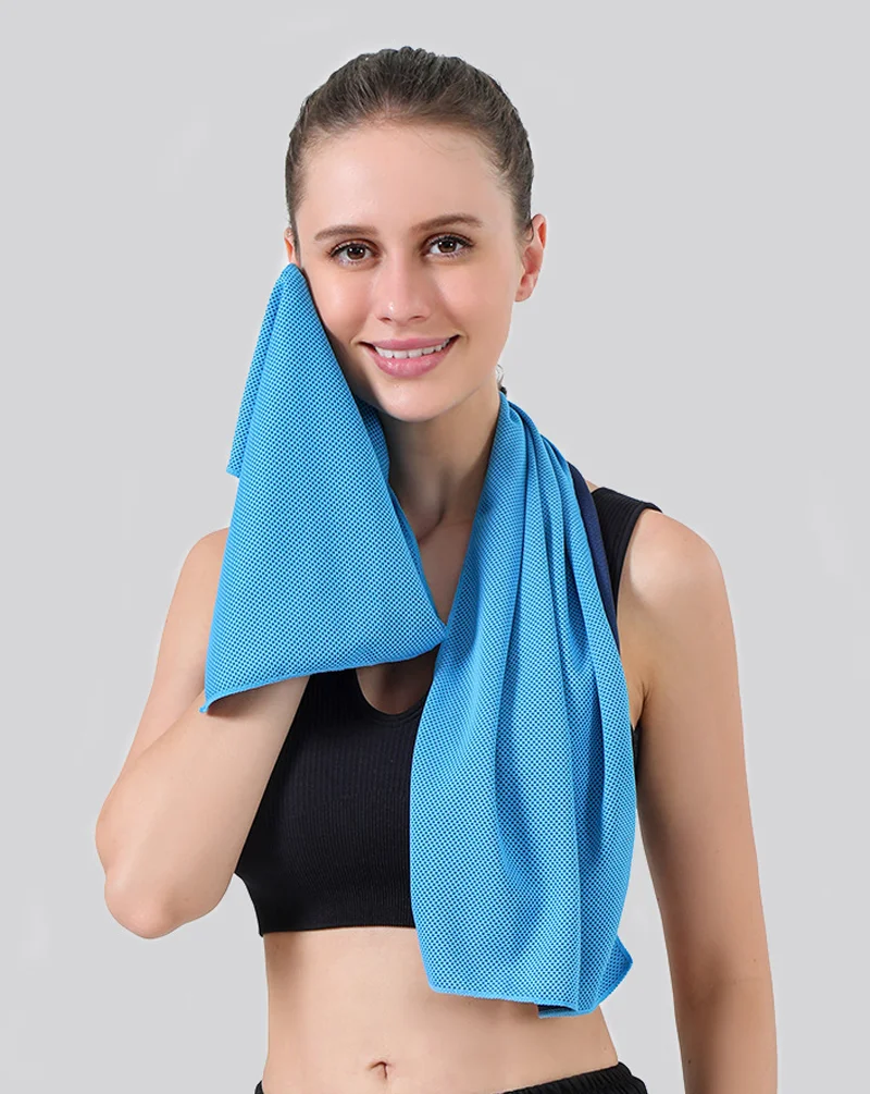 Trending Products Quick Cooling Summer Beach Towel Gym Sports Lightweight Fast Dry Microfiber Sport Towel with Silicone Case