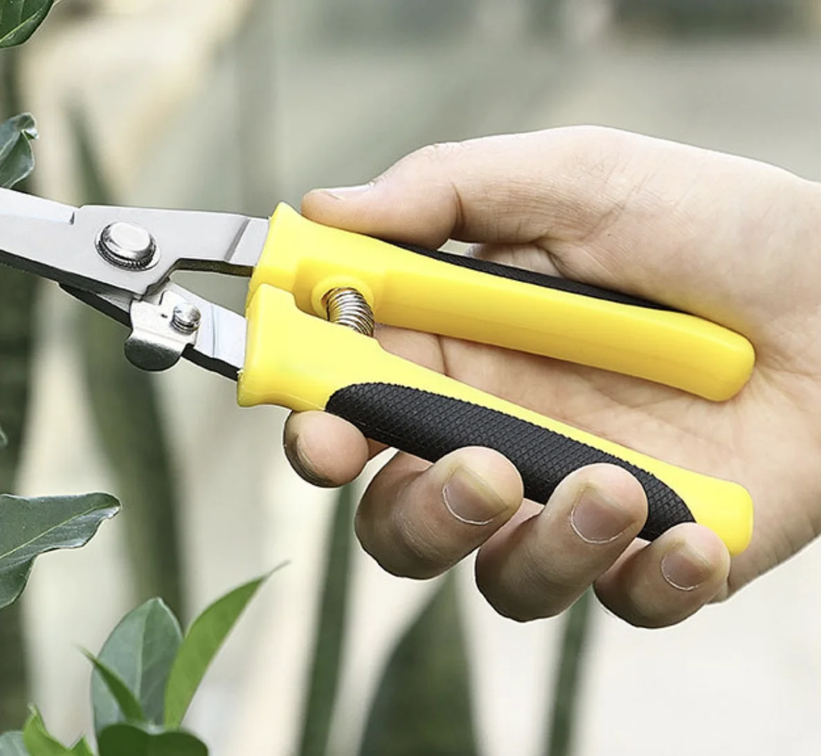 Electrician trunking cutting scissors