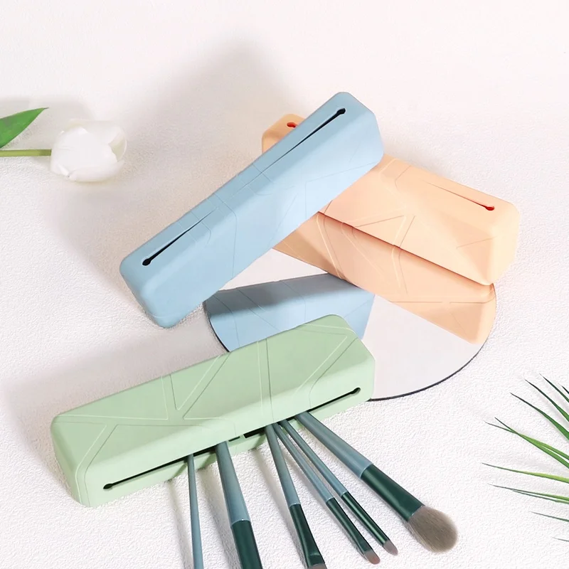 2023 Silicone Magnetic Travel Makeup Brush Holder Cosmetic Bag Make Up Brush Holder Pouch Silicon Make-up Brush Holder