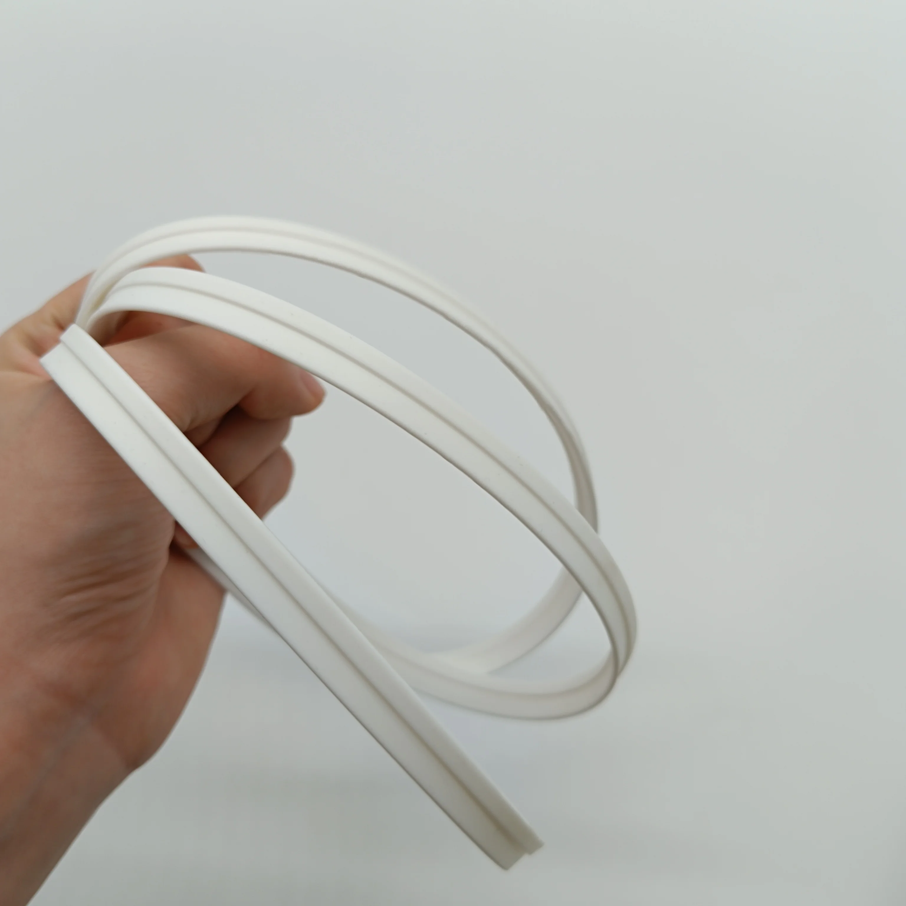 Durable Household Kitchen Silicone Seal Rubber Covering for Food Boxes and Storage Containers manufacture