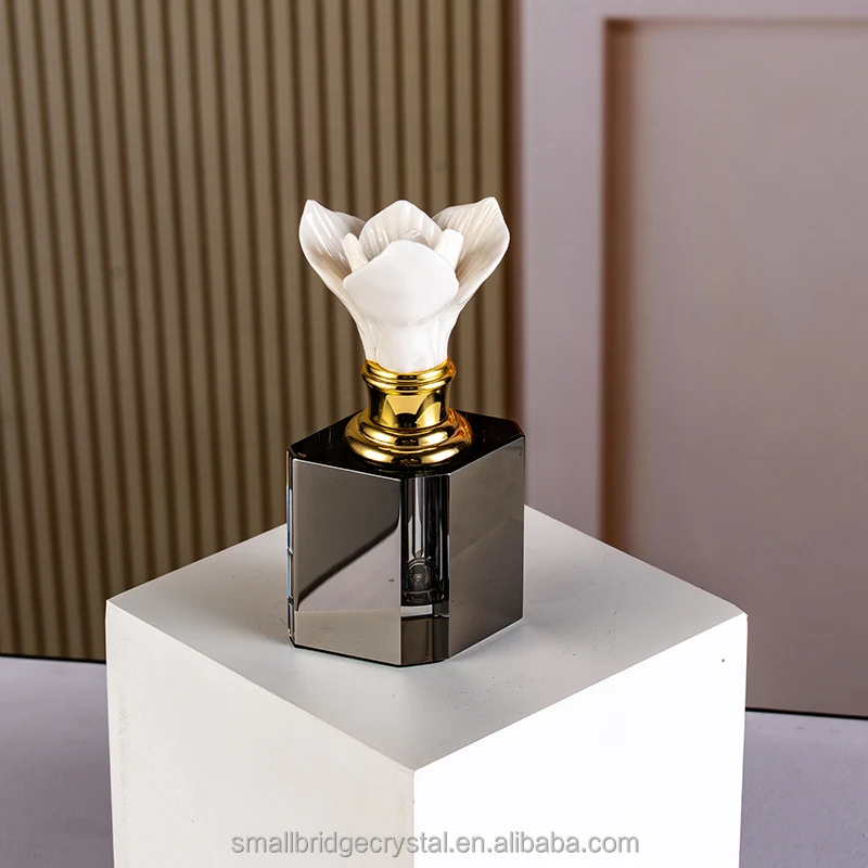product hot sale white floret black bottle body 3ml glass empty bottle elegant and unique customizable crystal perfume bottle-7