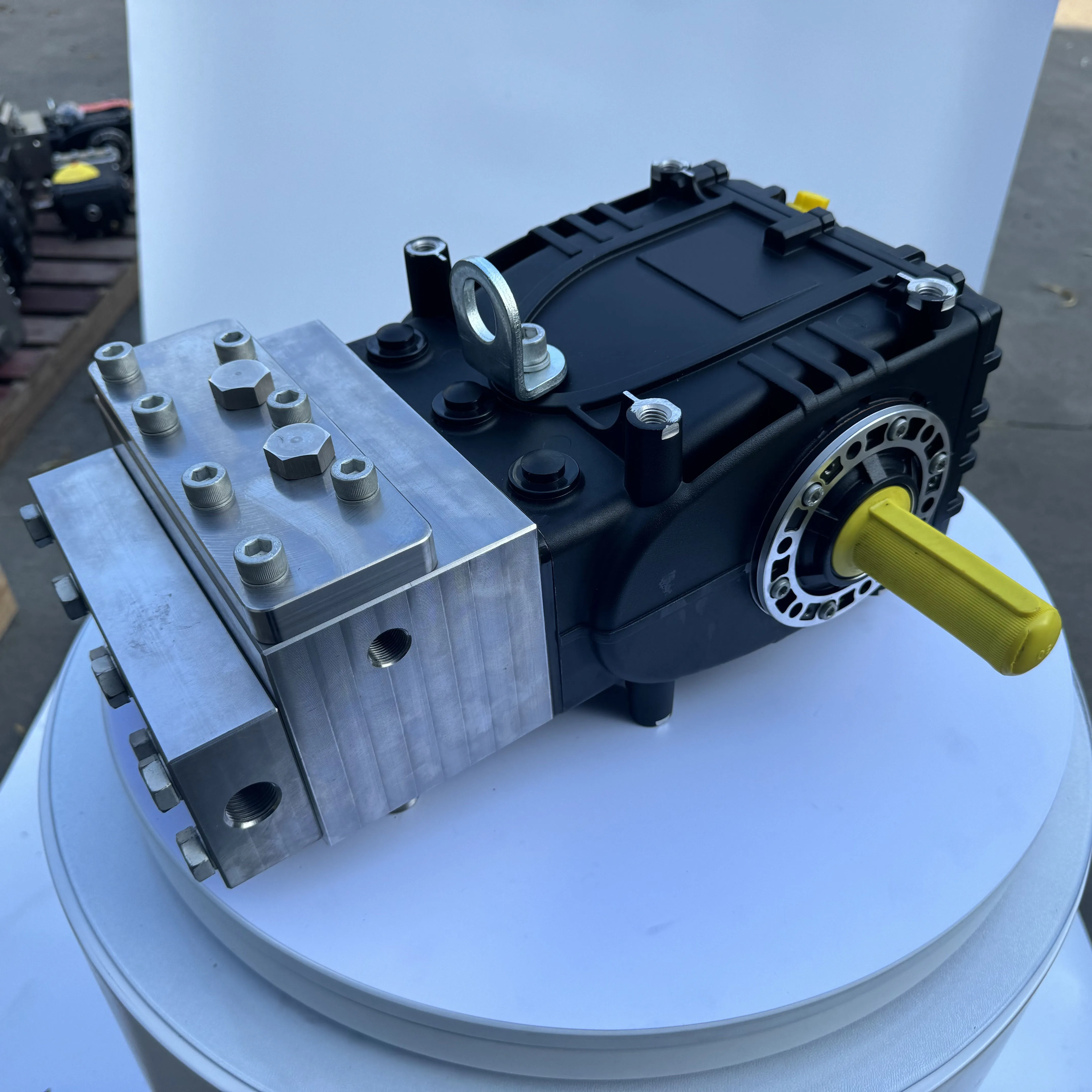 product 28lpm 600bar new product high pressure reliable and durable cold clean water stainless steel pump head rankshaft pump-5