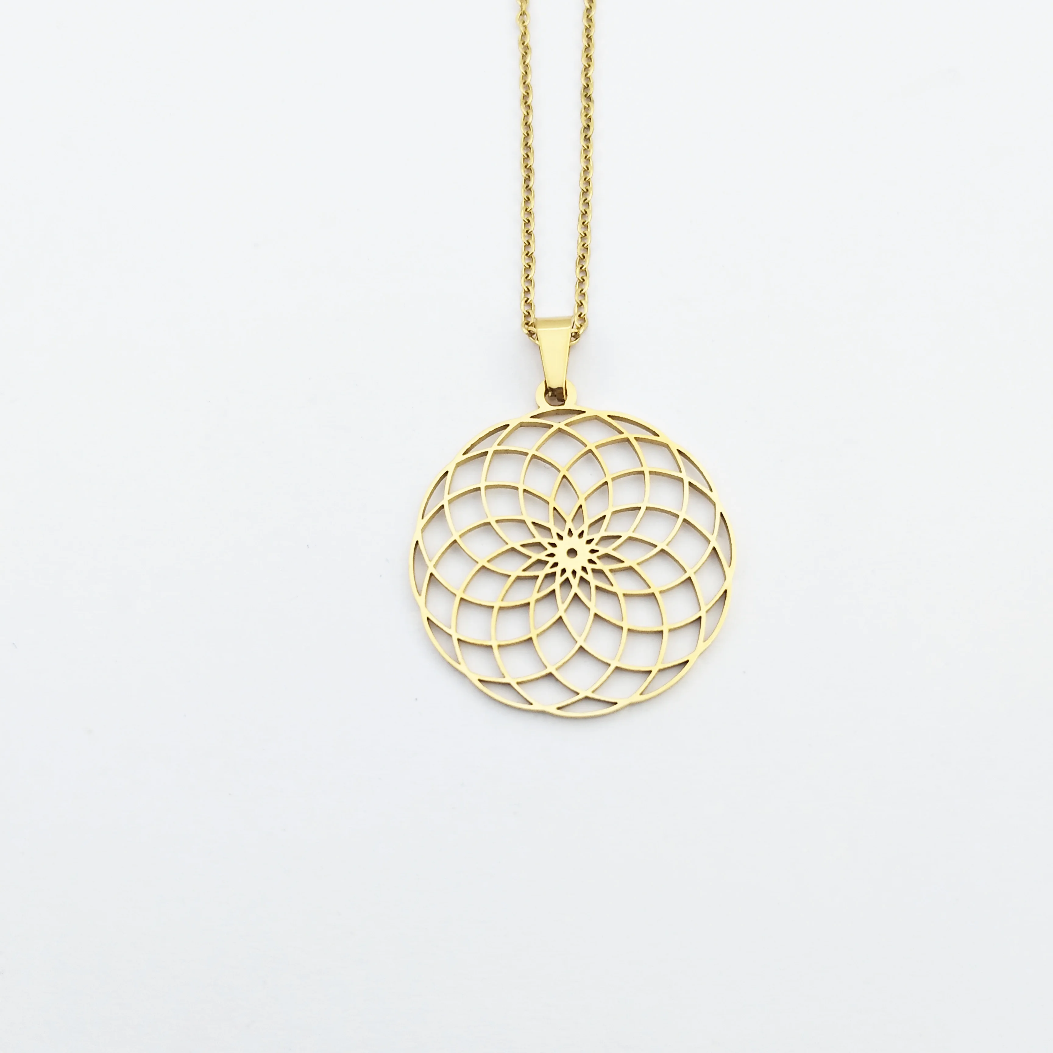 18k Gold Lotus Flower Pendant Necklace 