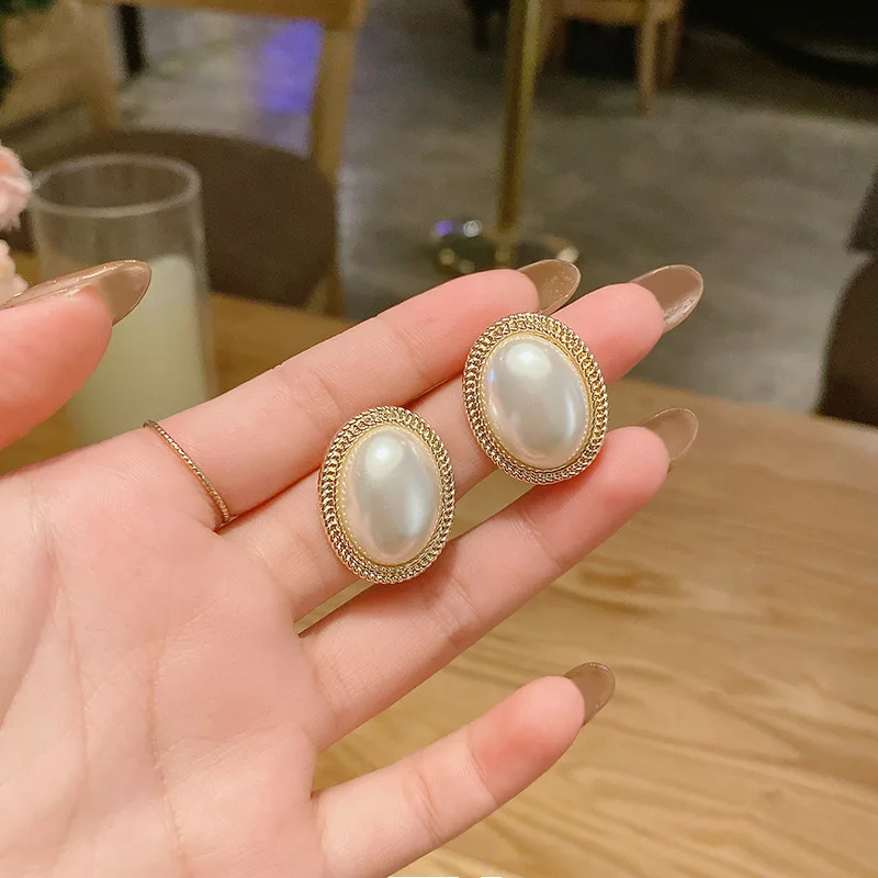 unique retro pearl earrings female 2022 year new trend atmosphere personality sense of luxury ear studs