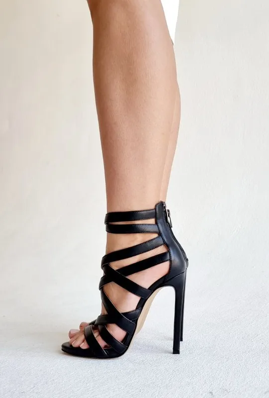 strap sandals (3).jpg