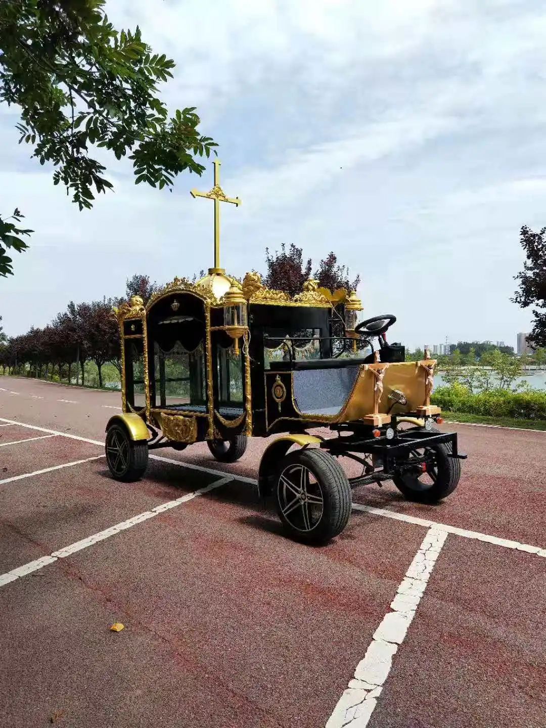 funeral hearse (3).JPG