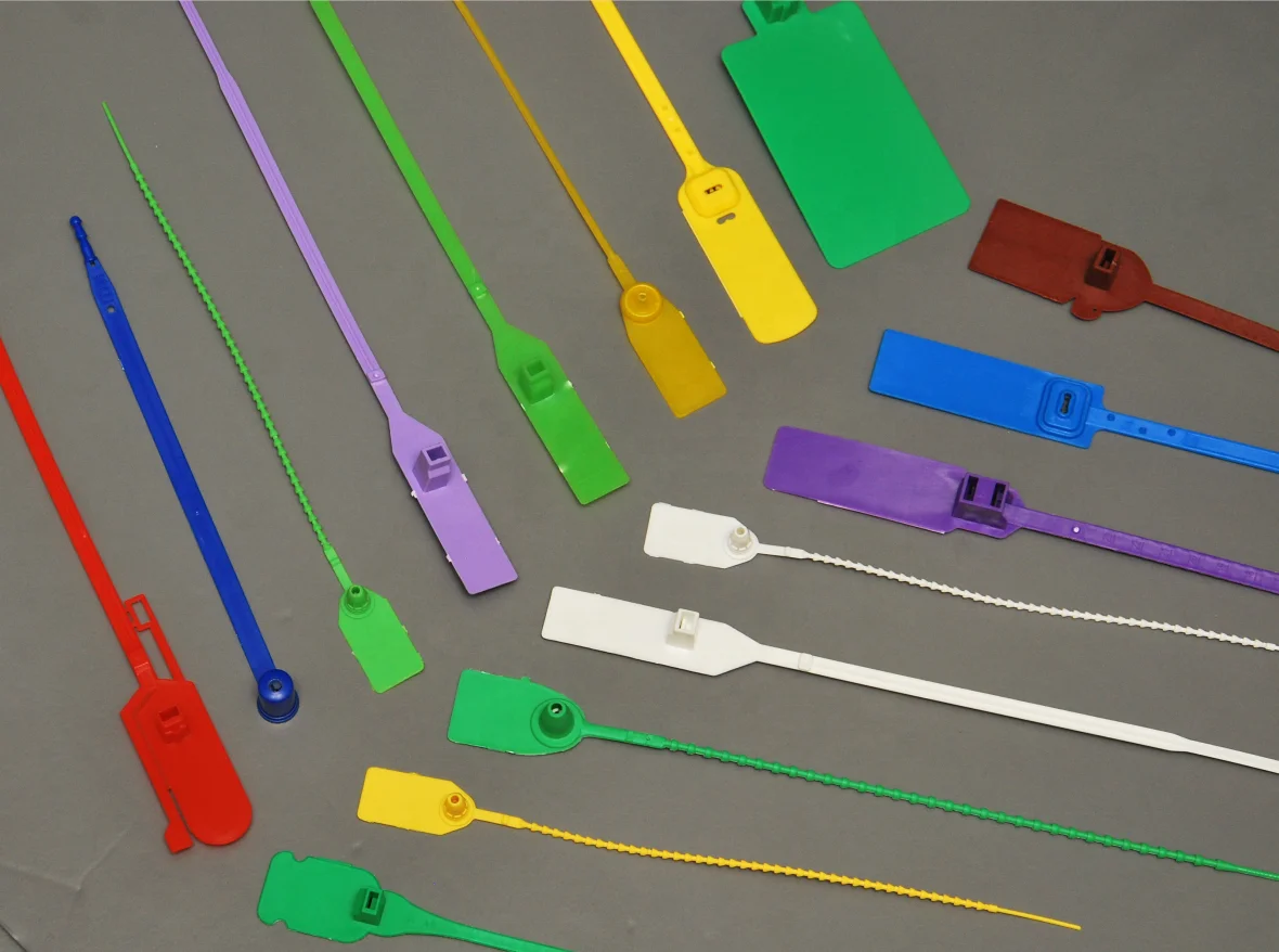 plastic cable ties.png