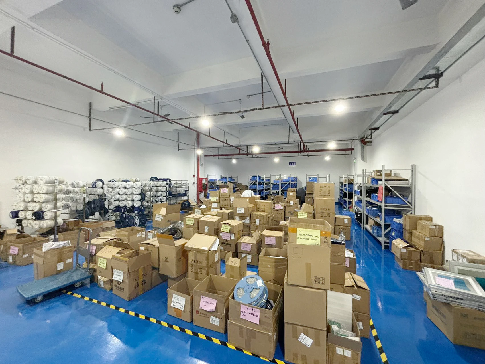 YOUWEI Mini Wireless GPS Tracker with 96H Battery Life for Real-Time Vehicle Tracking System