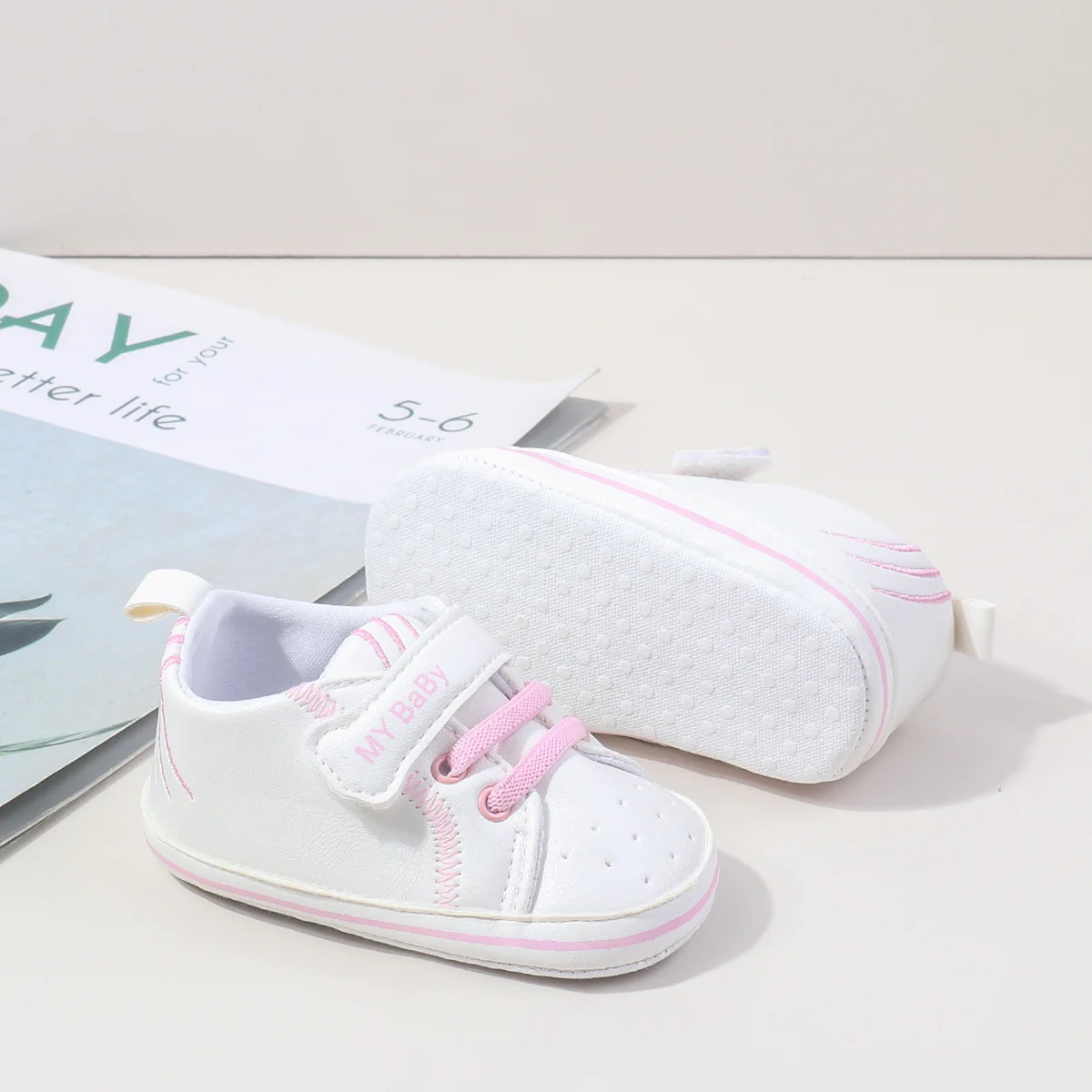 Classic Cute Adorable Dainty White Cozy Baby Casual Walking Shoes for 0-15 Months Active Boys and Girls supplier