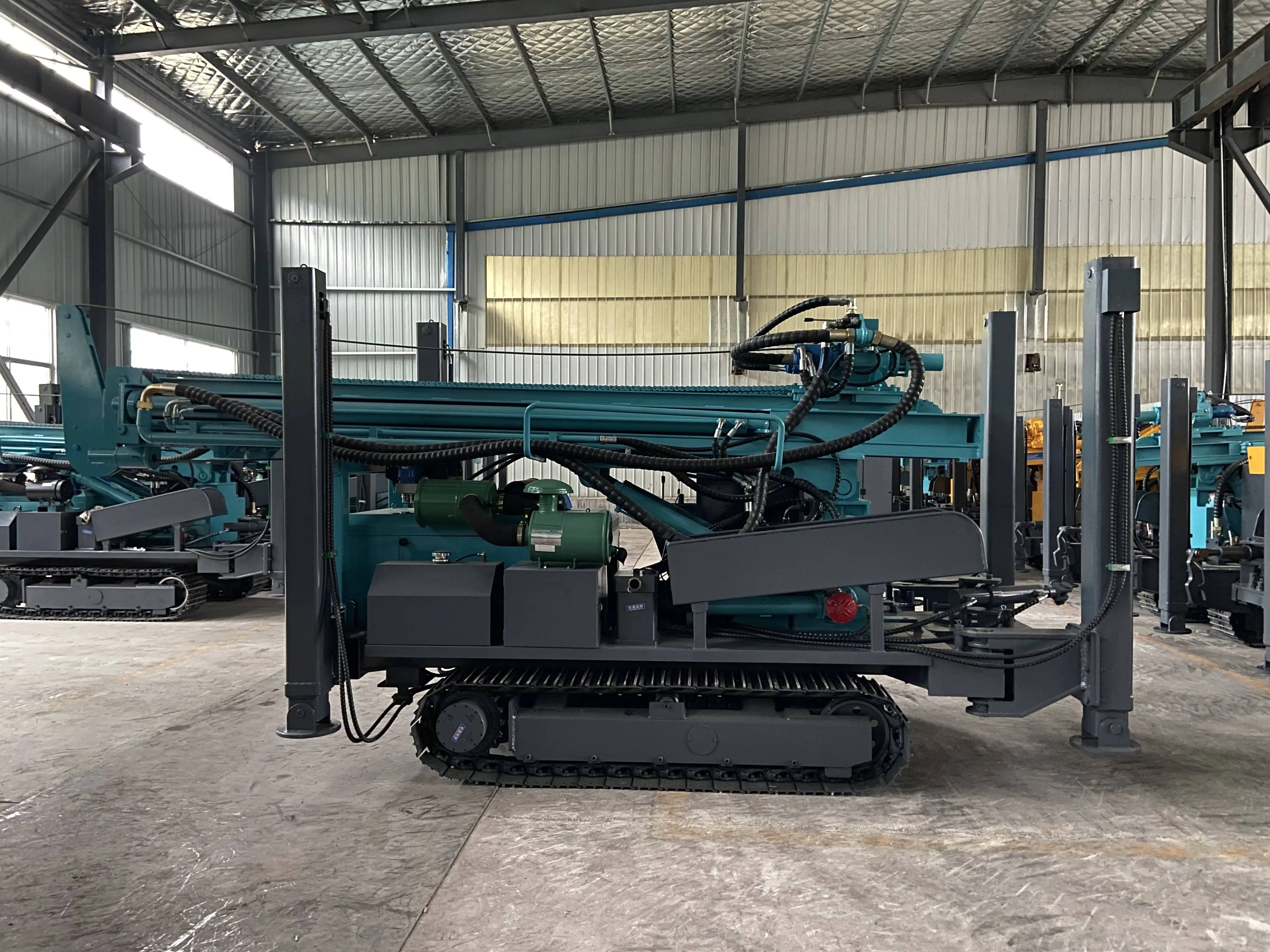 HWH280pro  Multi-functional crawler well drill rig highly-effective energy-saving water well drilling machine with mud pump