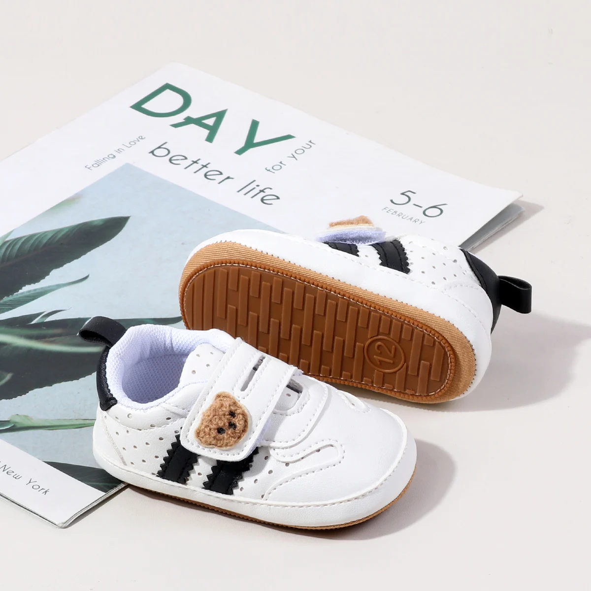 Cute Bear Design Hook&loop Unisex Toddler Baby Infant Sneakers Shoes supplier
