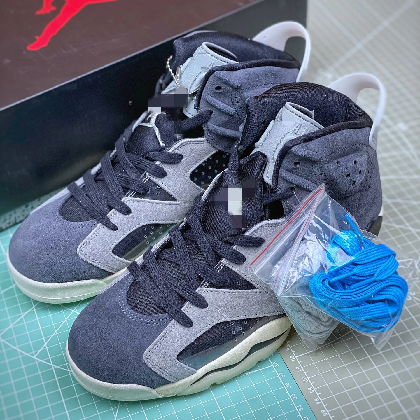 aj6 smoke grey