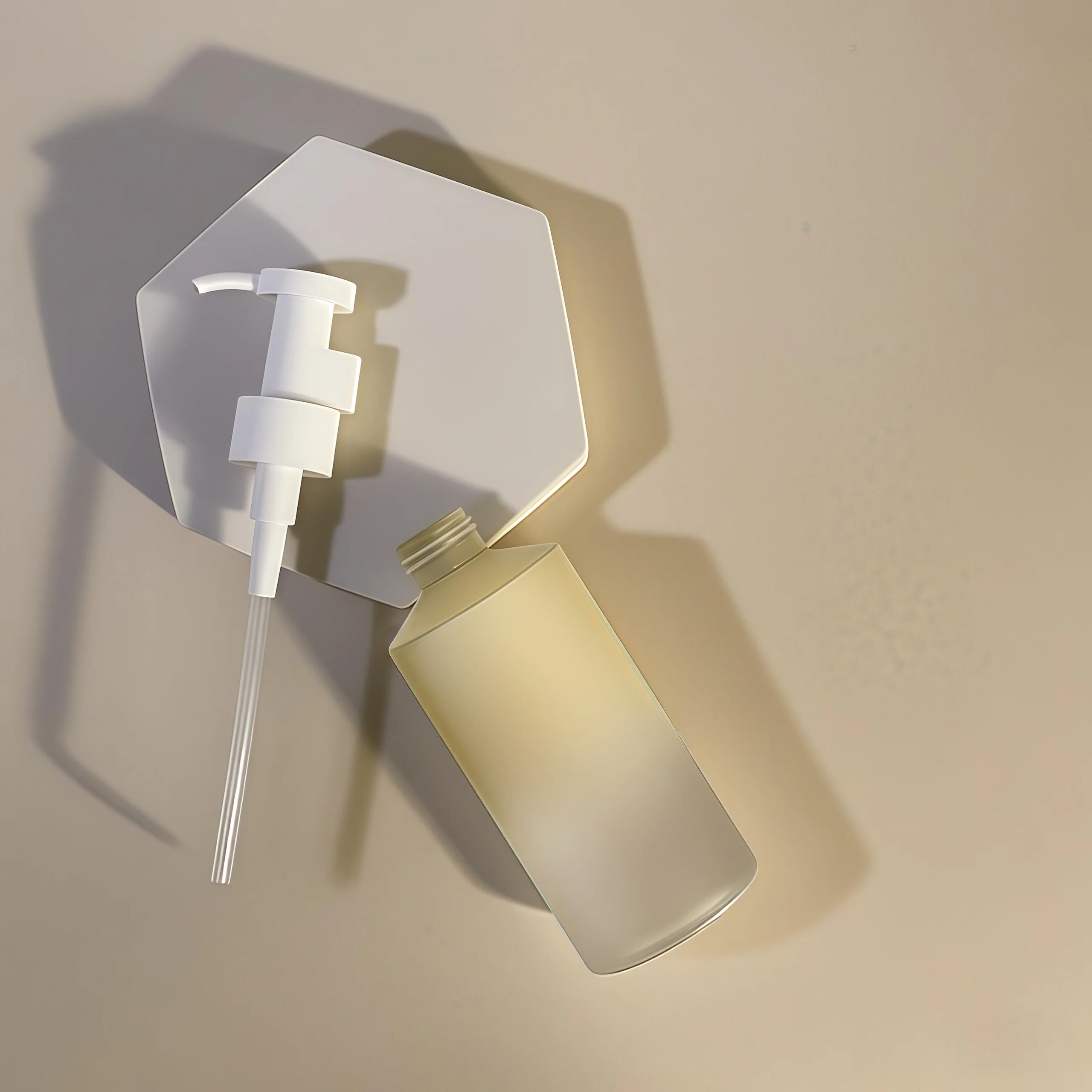 300ml-500ml PET Cylinder-Shaped Lotion Pump Bottle for Cosmetic Packaging with Customizable Logo Print