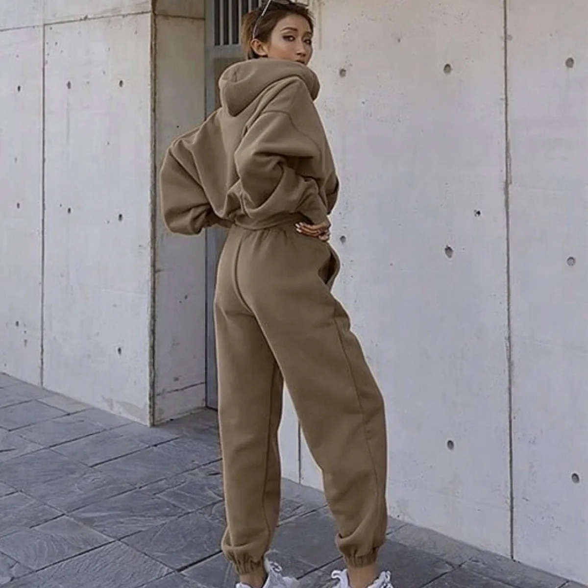 Custom Women 2 Piece Workout Set Tracksuit Long Sleeve Hoodies Top Casual  Sweatsuits Jogger Long Pants With Pockets Outfits - Buy Ladies Tracksuits  2022 Custom Logo,Activewear Wholesale,Sweter With Jogger Pant Product on
