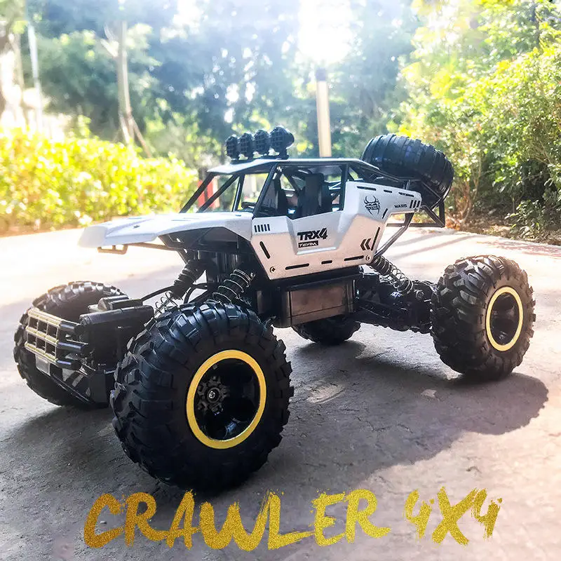 Climbing Car 4WD Remote Control Crawler 2.4G Radio Remote Control Trucks TRX4 Big Alloy Electric AA Supercharger Rc Car Charger