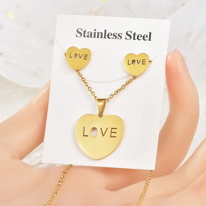 Fashion Jewelry Set Women Non Tarnish 18K Gold Stainless Steel Heart Pendant Necklace And Earrings Set For Couple Gift