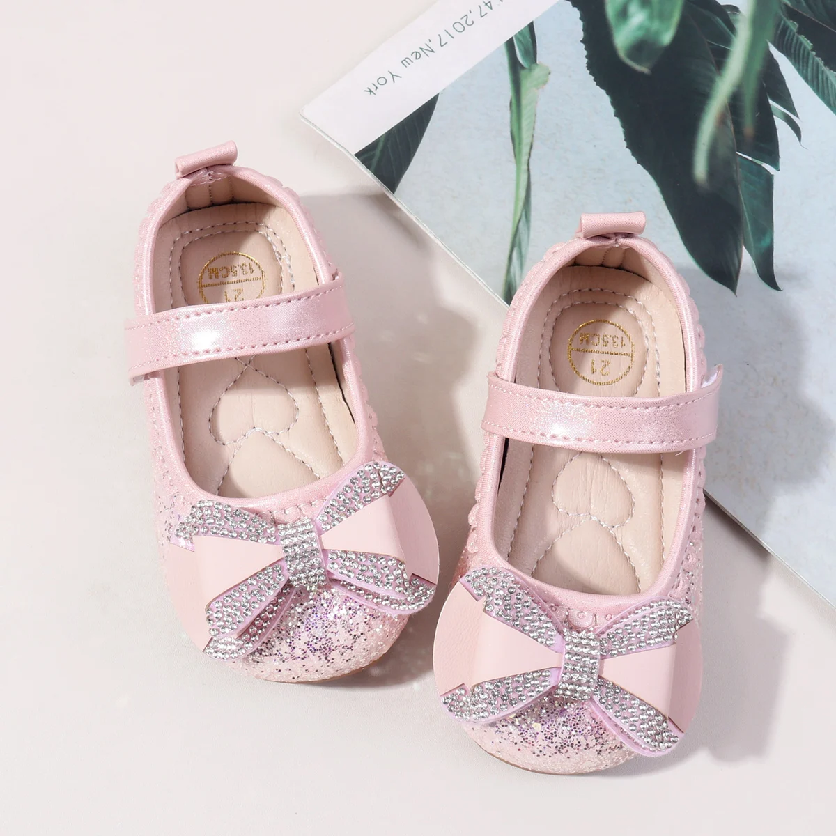 2025 Girls Summer Princess Shoes Anti-Slippery Flat Crystal Pearl Toe Shoes with Loop Soft Bottom for Girls details