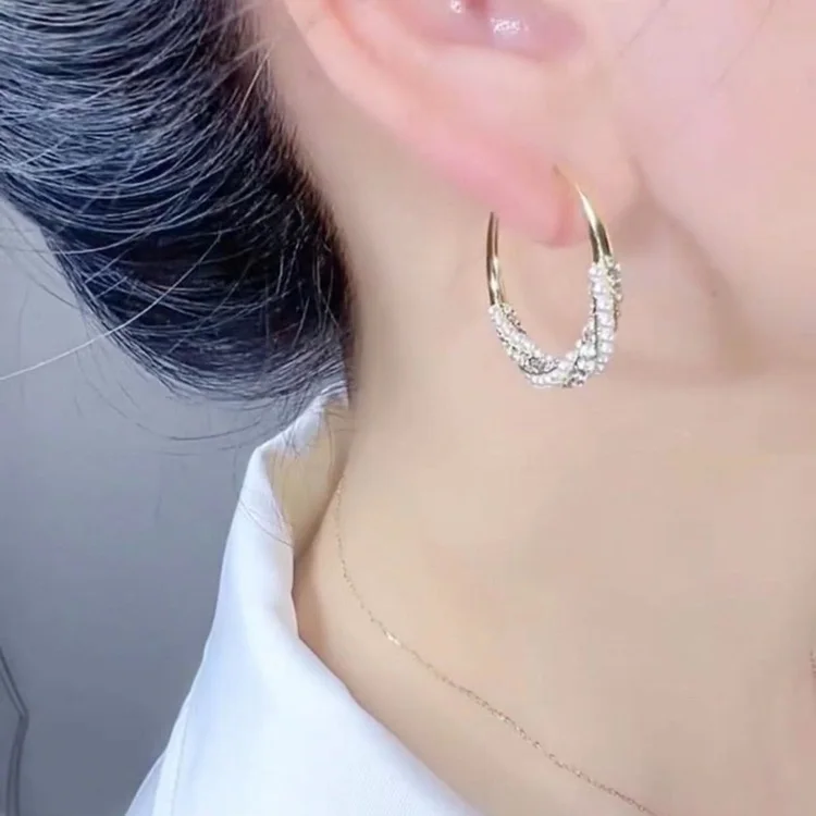 Earring (1)