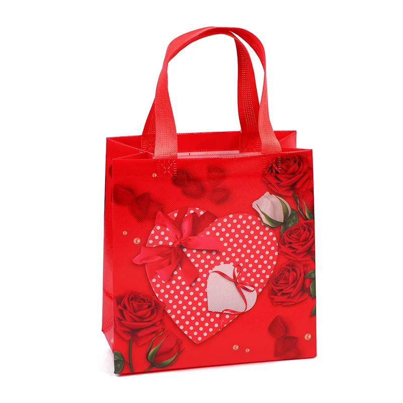 Small non-woven bag made by Chinese manufacturer in one time. New gift bag for Valentine's Day in 2020