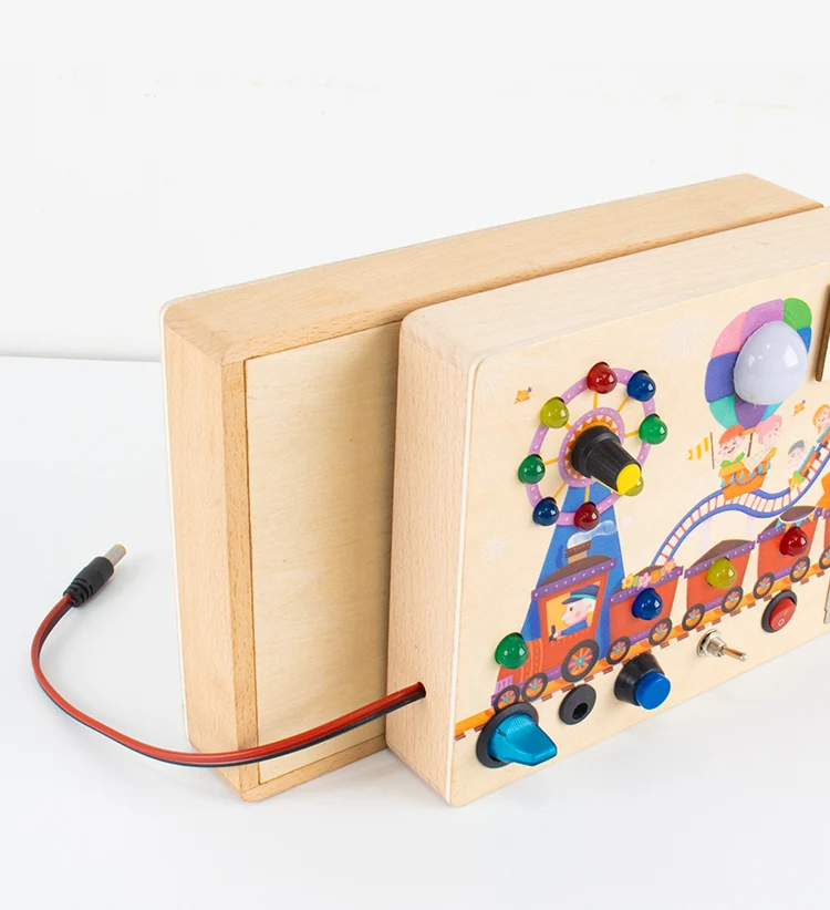 2024 Neueste Kleinkind-Vorschulspielplatz LED-Licht Hand-on Fidget Board Elektronisches Busy Board Baby-Lernspielzeug Fabrik