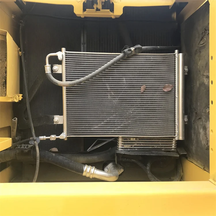 Used Komatsu PC200-8 Crawler Excavator with 20.2TON Operating Weight 0.8m³ Bucket Capacity and 869 Working Hours