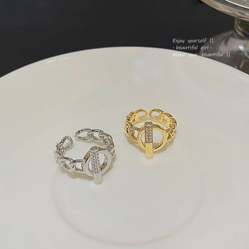 European and American luxury niche design sense unique hoop chain fashion jewelry rings women