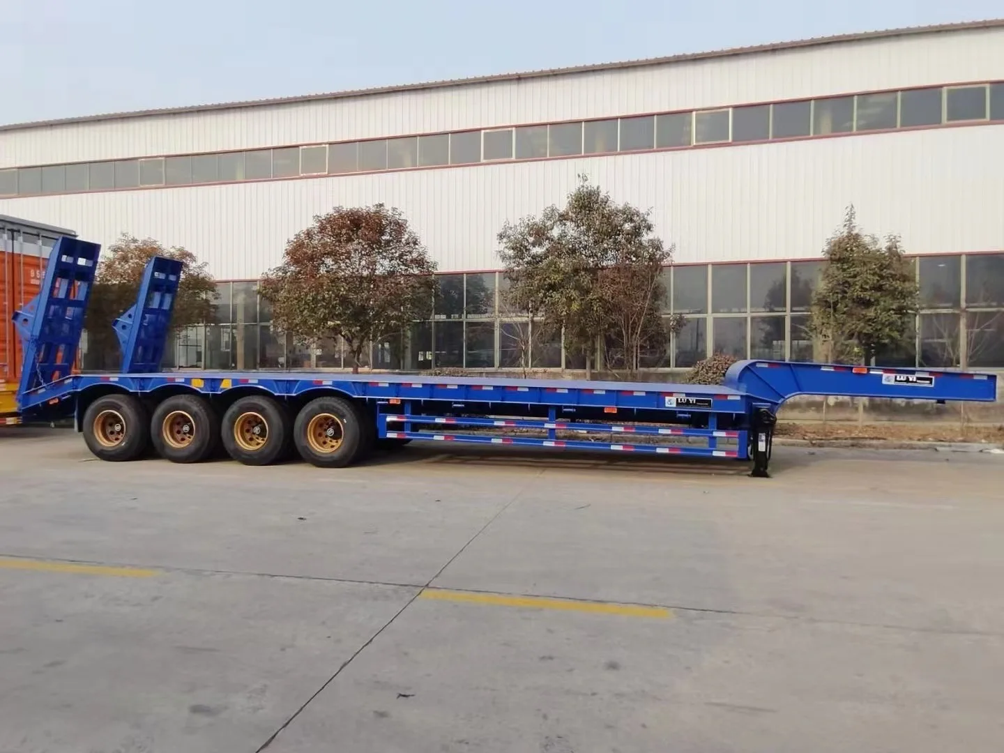 Low Bed Deck Flatbed Container Gooseneck Excavator Transport Semi