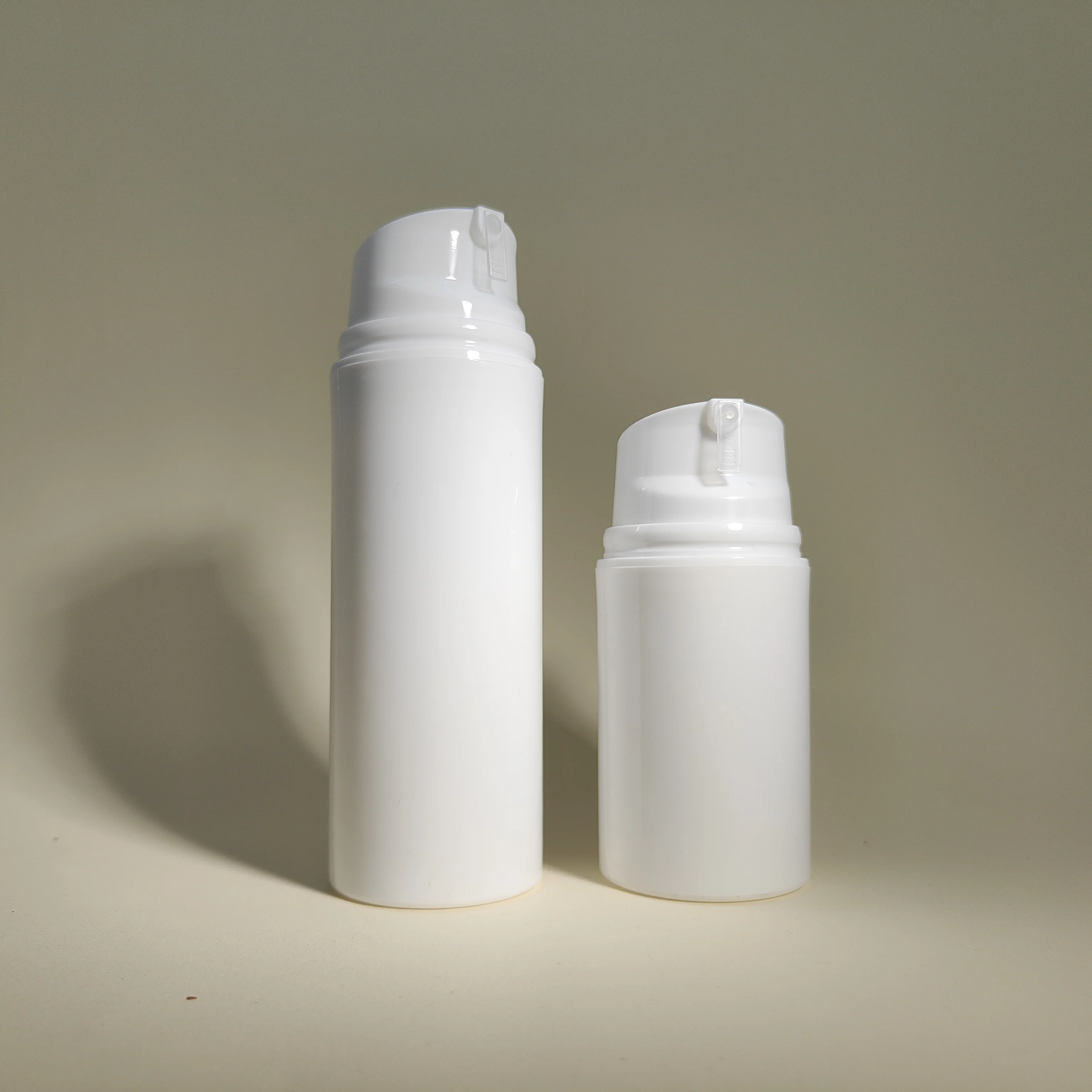 150ml hot sale vacuum lotion bottle white round body wash bottle cosmetic plastic essence bottle-28