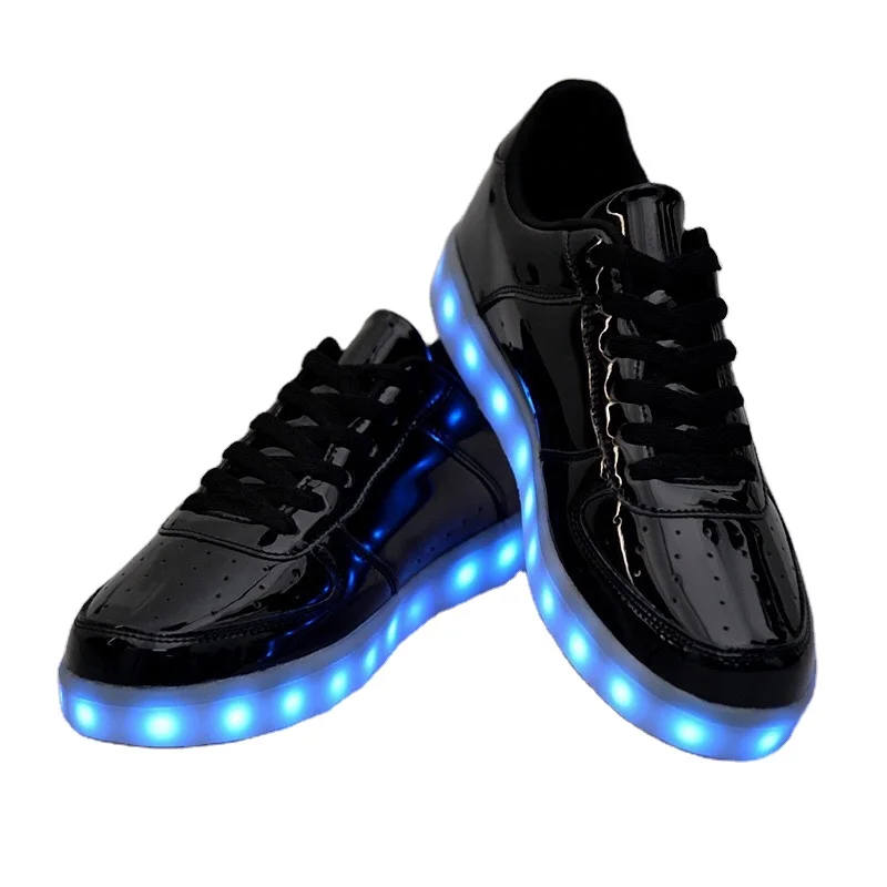 Shinmax LED Shoes 7 Colors LED USB Rechargable Light up Shoes of Unisex Men Women for Thanksgiving Day Party Christmas Hallowen Gift with CE Certificate 