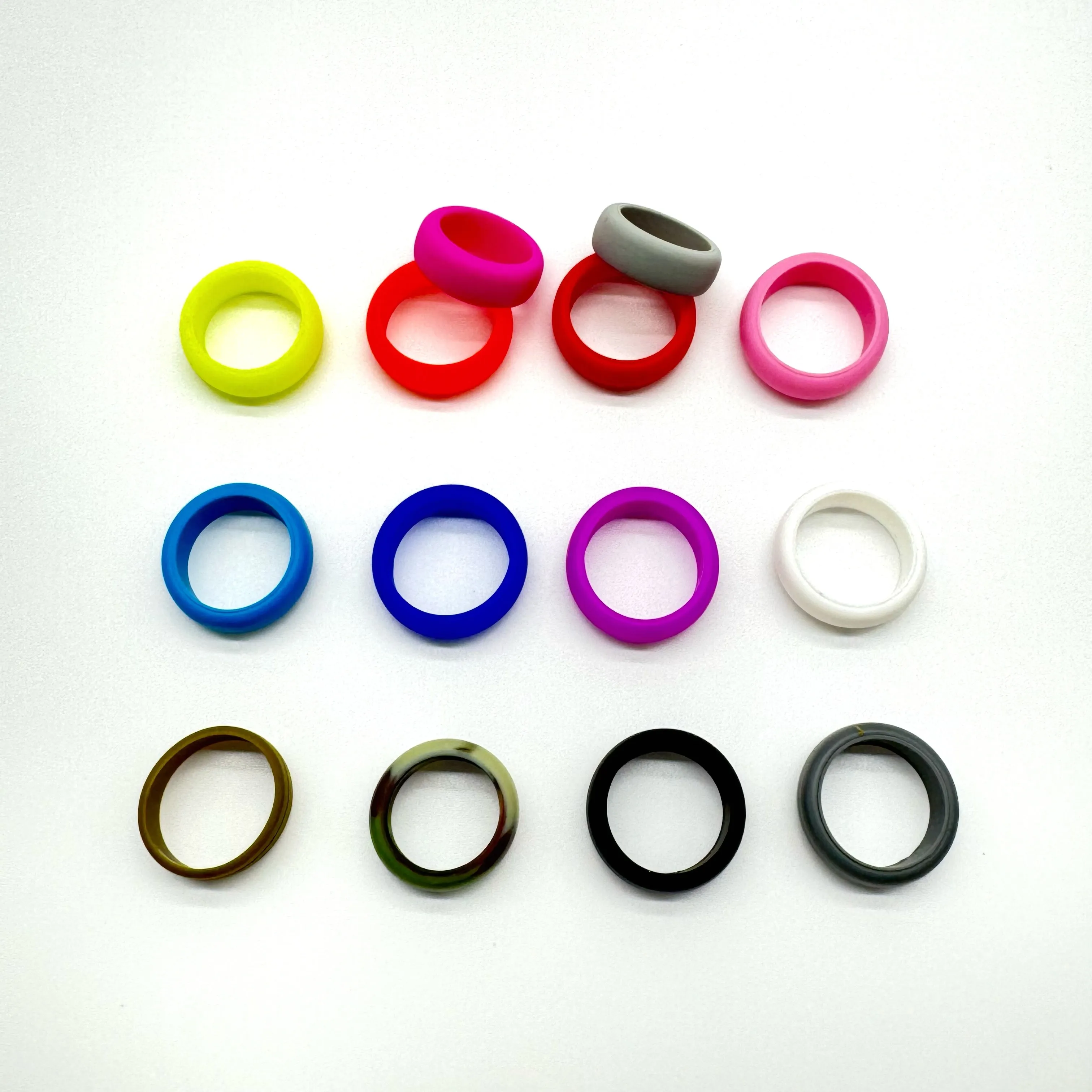 Unisex Creative Design Rubber Wedding Ring Fashionable Silicone Finger Ring with Moulding Processing Service Sealing supplier