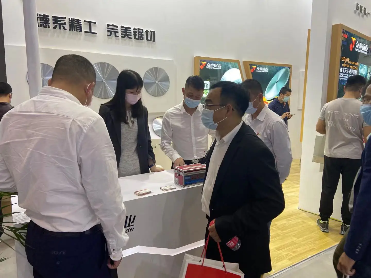 Hot Pressed Ultra Thin 200mm Diameter 36 Teeth TCT Circular Saw Blade for Precision Cutting