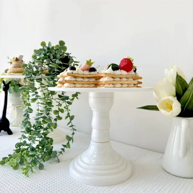 cake stands for wedding cakes