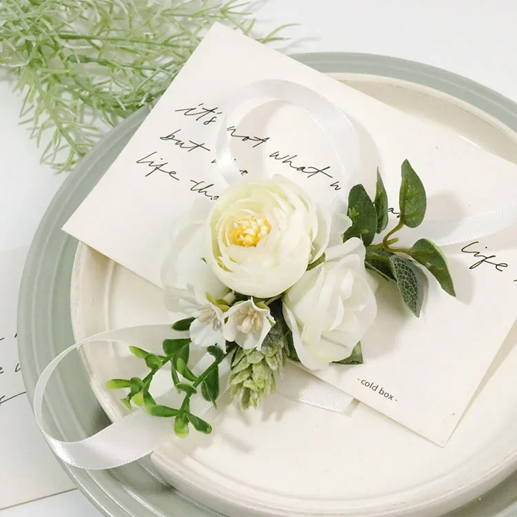 Wedding Etiquette Bride Bridesmaids Corsages Corsages Hand Flowers