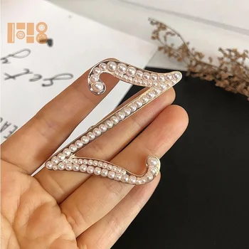 Pearl Letter Brooch A/B/C/D/E/F/G/H/I/J/K/L/M/N/P/R/S/V/W/Y/Z Pins Alphabet Costume Corsage Channel