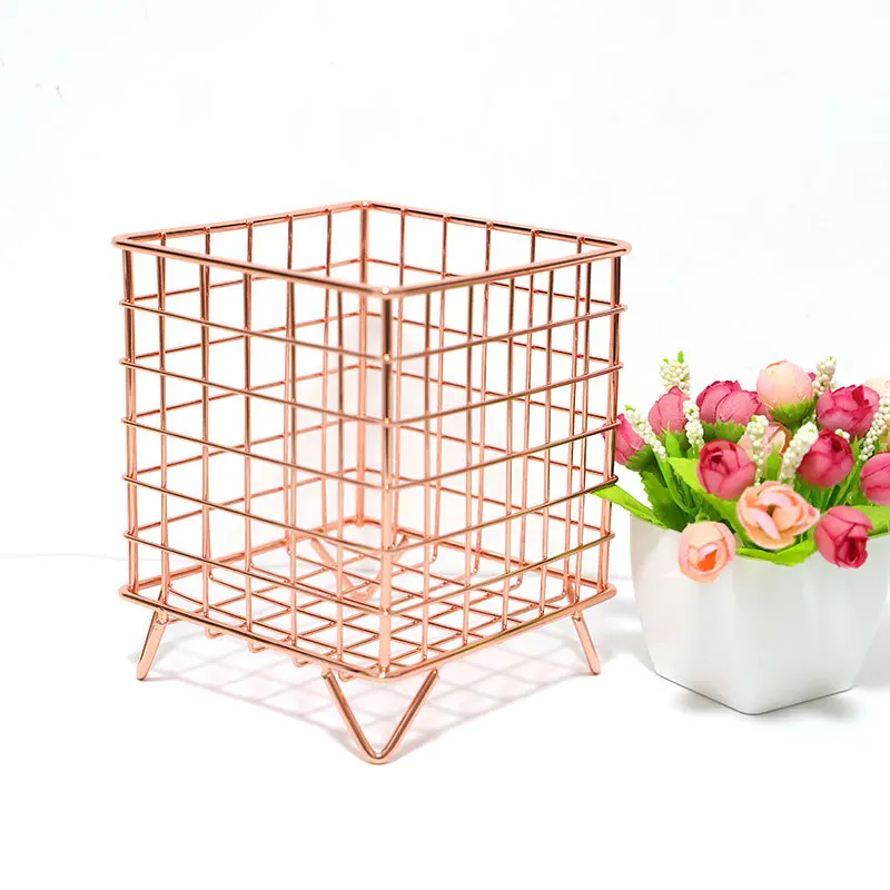 New Nordic Style Iron Four-legged Square Storage Basket Metal Desktop Sundries Finishing Storage Basket Cosmetic Rack