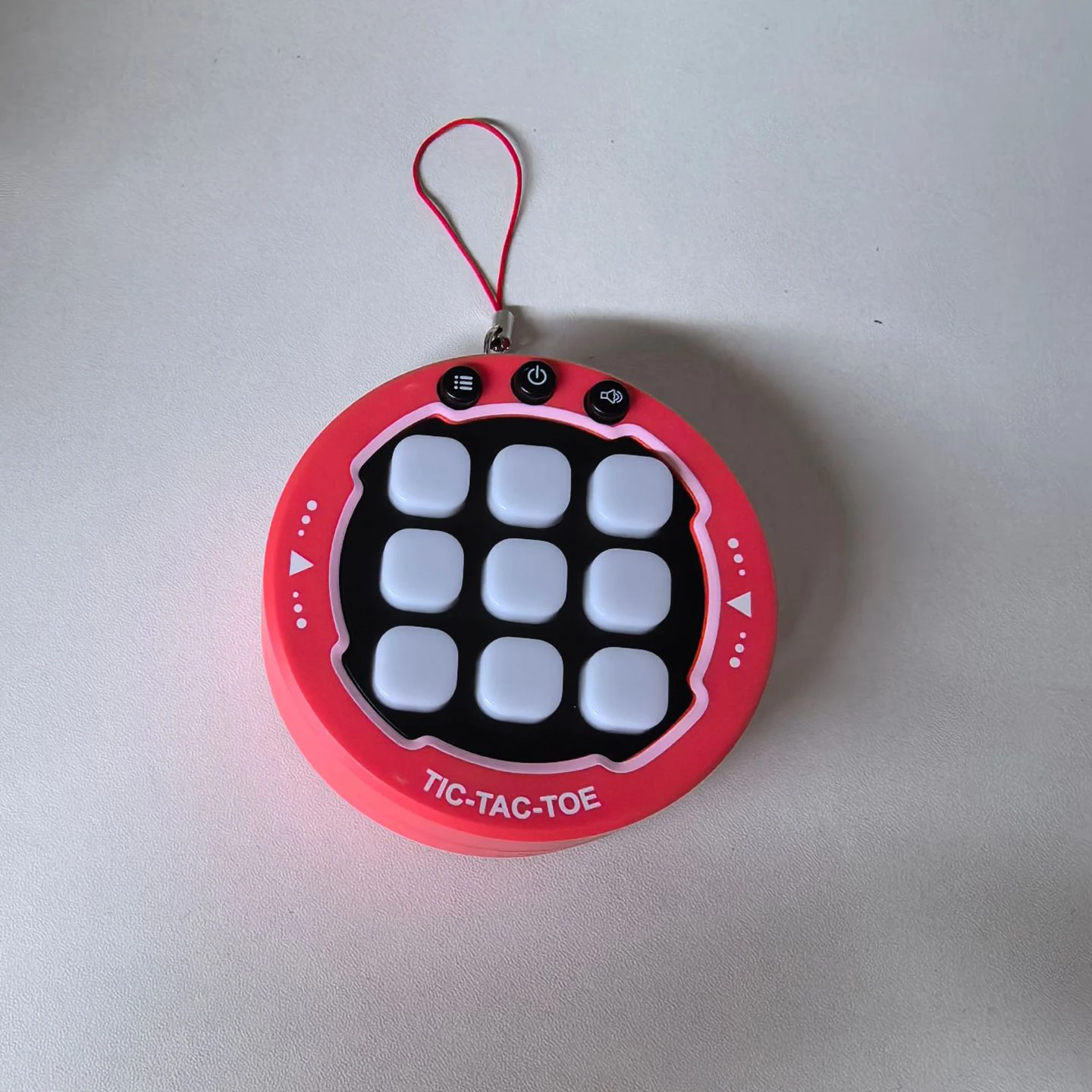 Hot Sales Electric Mini Tic Tac Toe Game Kids Fidget Toy Cute Key-chain School Bag Light Press Tic Tac Toe Machine With Sound