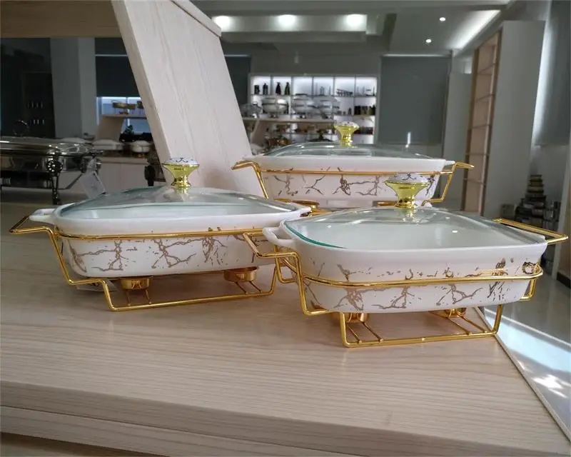 Factory Supply luxury food warmer with White Porcelain Oval Casserole ceramic dishes For Sale
