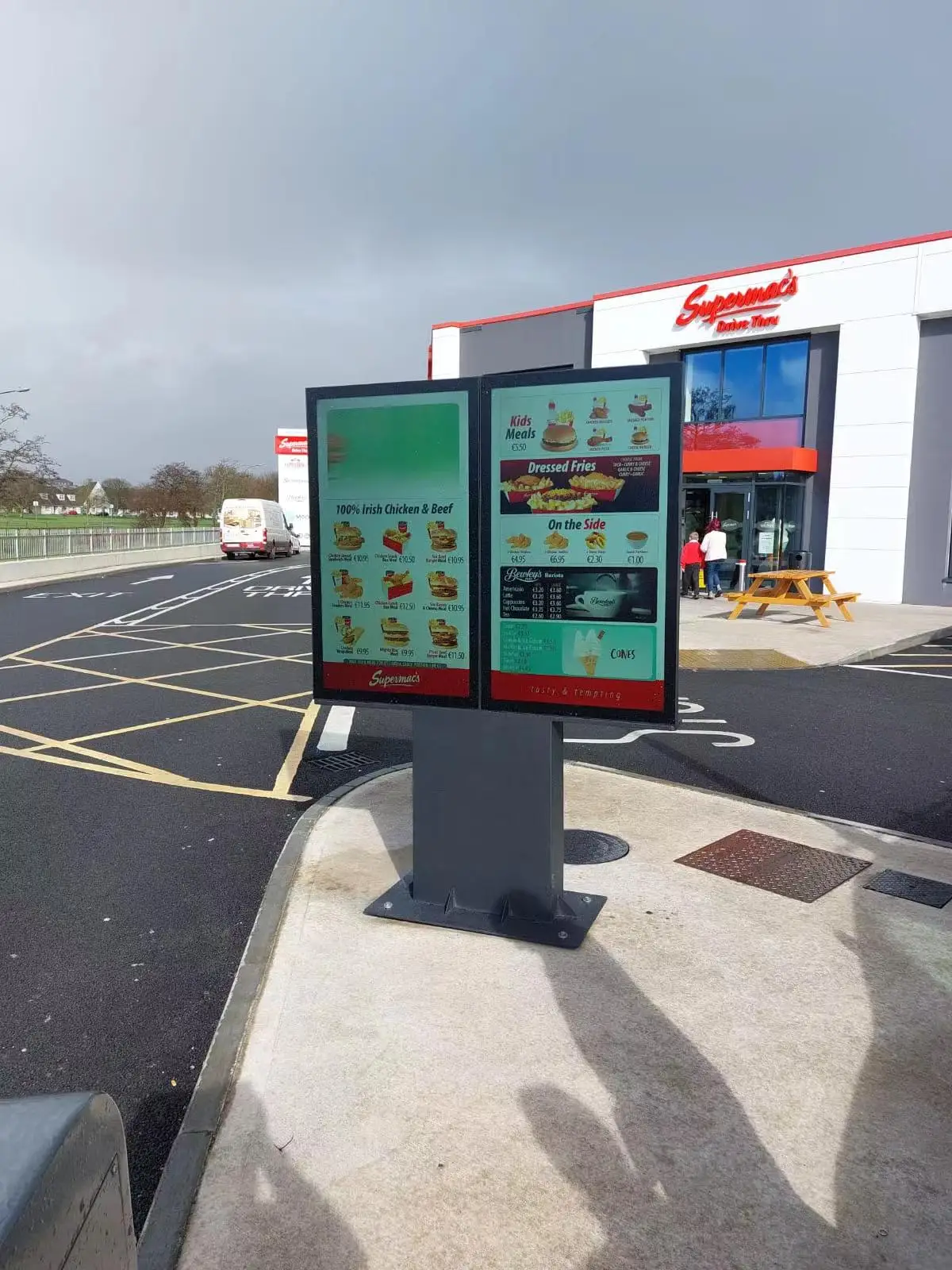 Kiosk Mcdonalds Outdoor Advertising Screen Digital Signage and Displays Outdoor Waterproof Drive Thru Lcd Display Touch Screen details