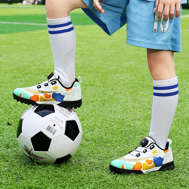 Size 28-39 Wholesale Football Manufacturers Brand Outdoor Indoor Swivel Buttons Girl Boy Children Soccer Shoes For Kid Futsal