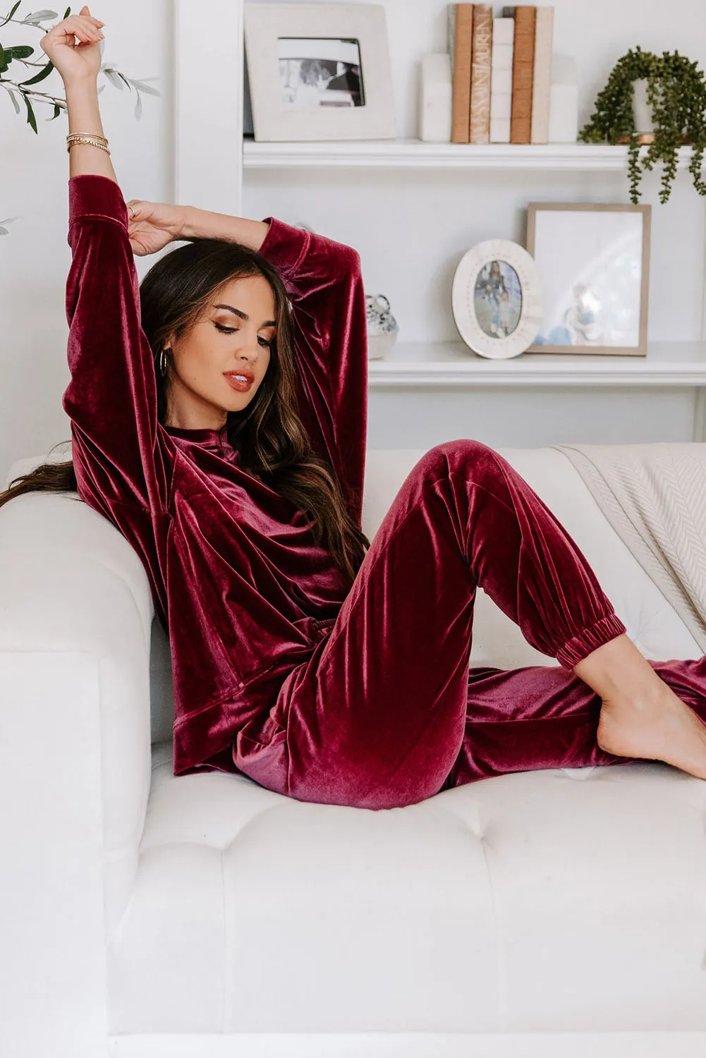 Dear-Lover Wholesale Fiery Red Solid Velvet Two Piece Christmas Pajamas Loungewear Women Sets