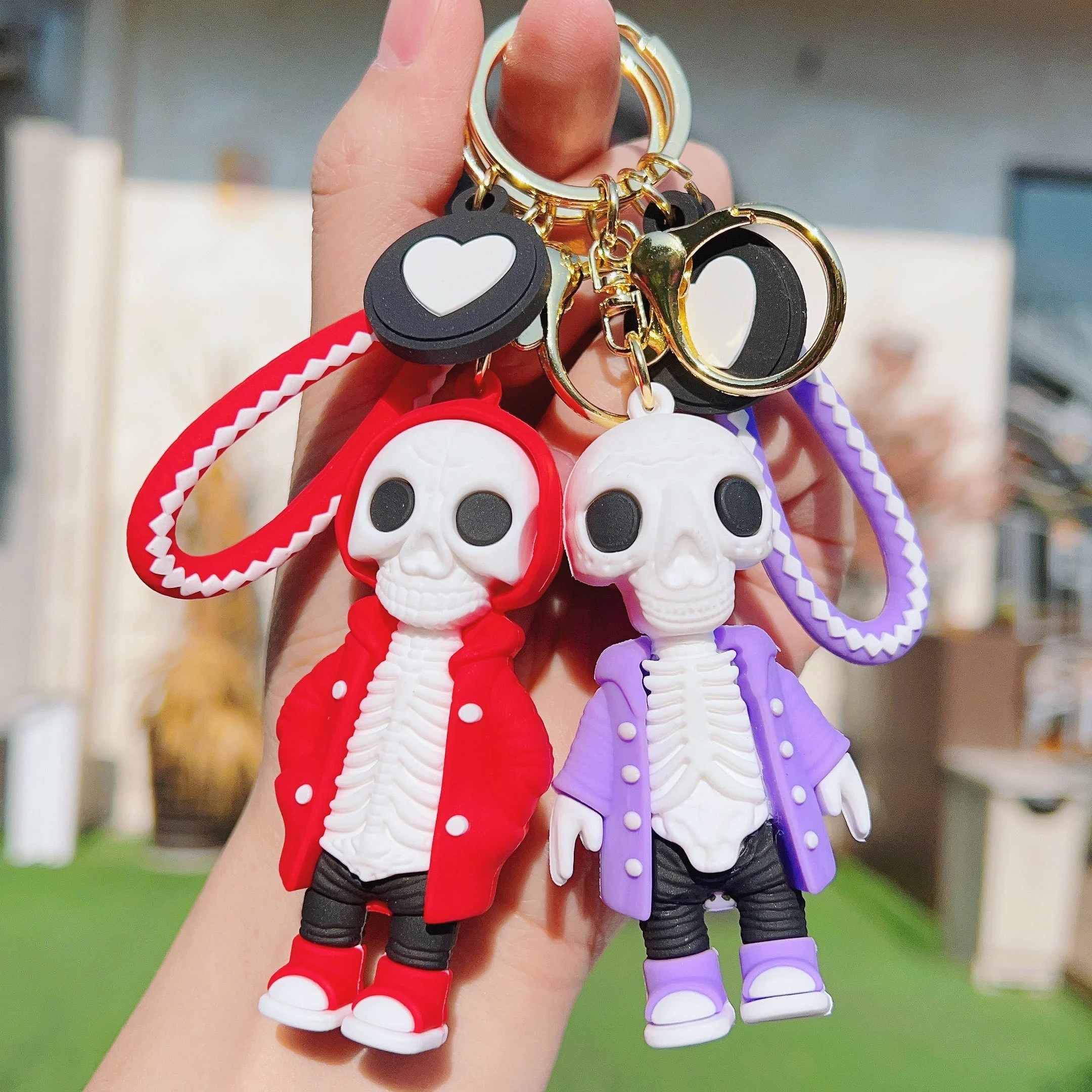 Factory wholesale creative Scary SkullHead doll key chain delicate Car pendant bag key ring small gift plastic key chains