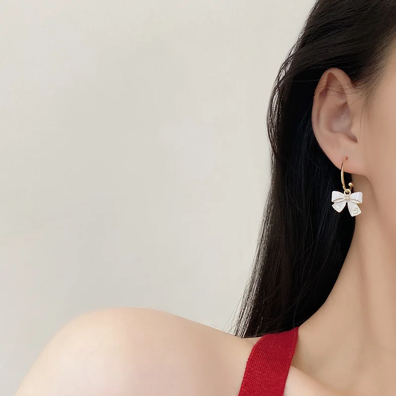 Fashion wild bow tie earrings female 2022 year new trend retro temperament sense of luxury ear studs