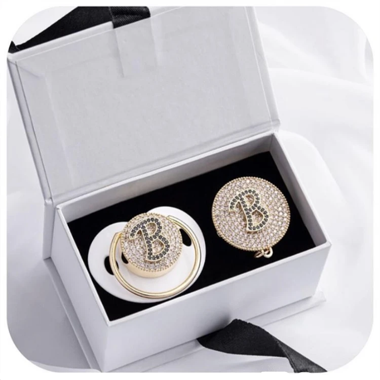 Glam Blank Pearls Dummy Super Chic 